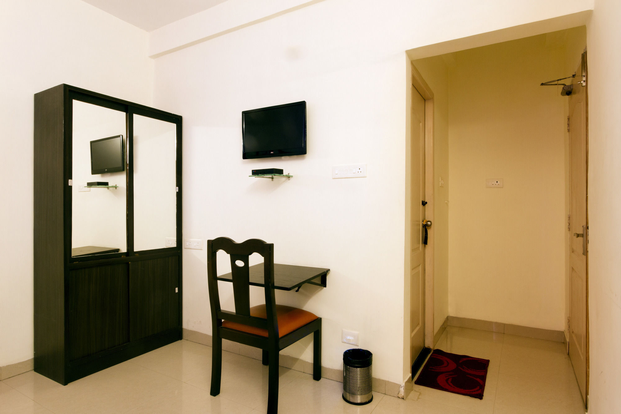 Fabhotel Evlewt Omr Siruseri Luaran gambar